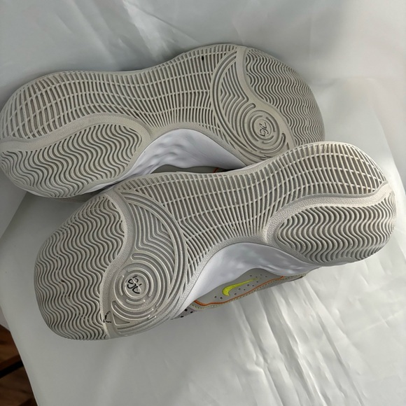 Nike Men’s Fly By Mid 3 Light Iron Ore Sneakers Basketball Shoes
Size 7.5 Mesh main image 15